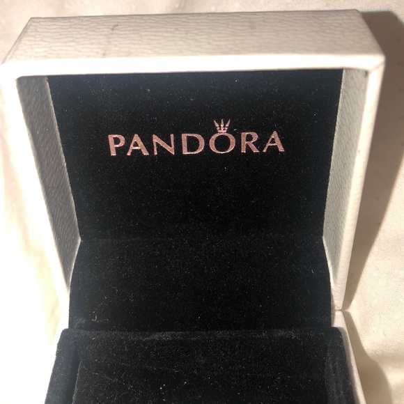 Pandora shimmering knot ring - Picture 2 of 3